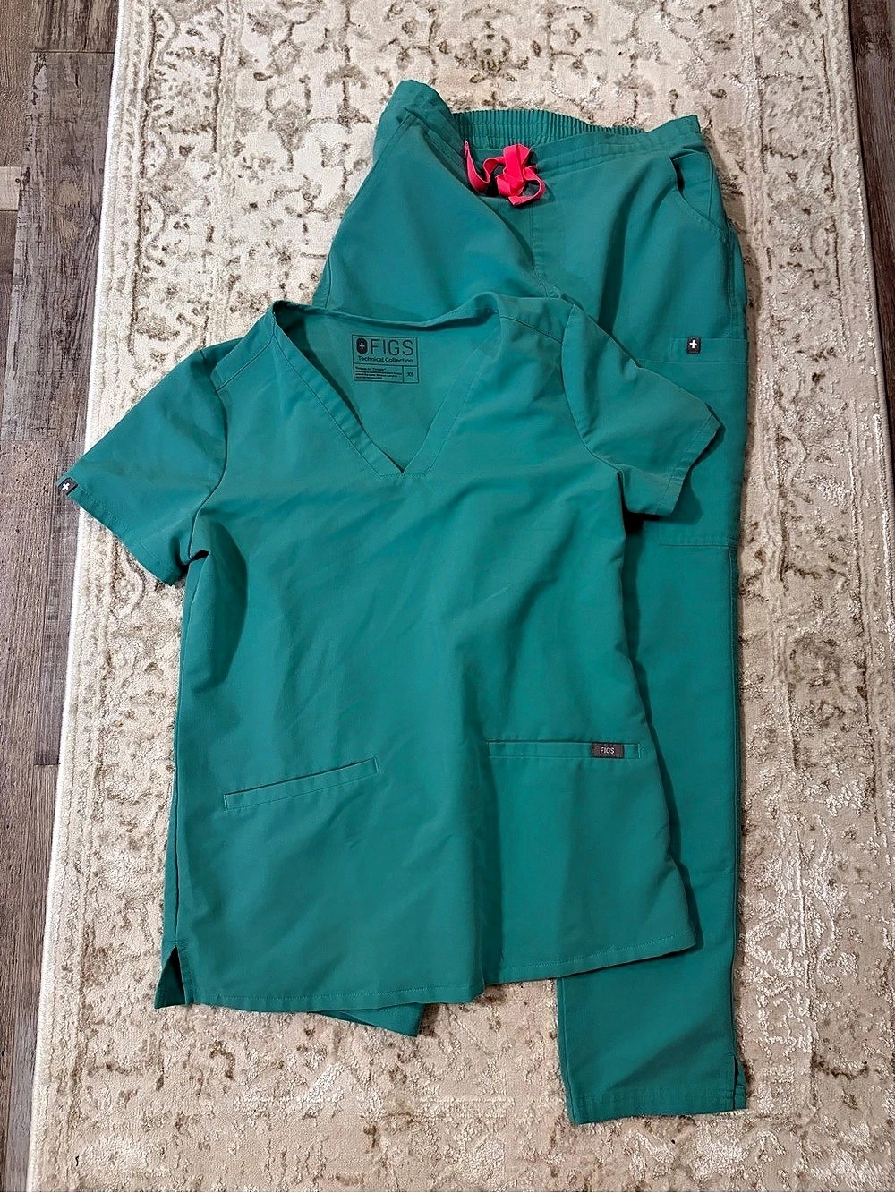 FIGS Technical Collection scrub set Green XS